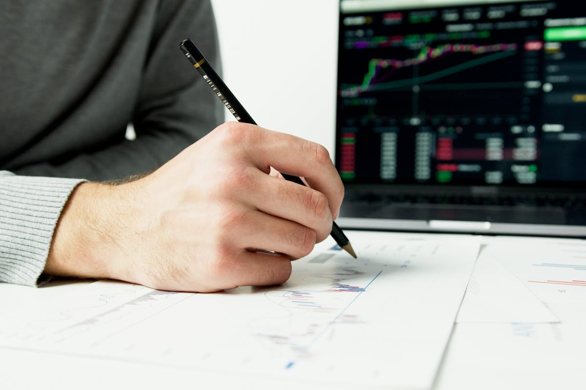 Documents Needed to Sell a Car in the UK (2026 Checklist)